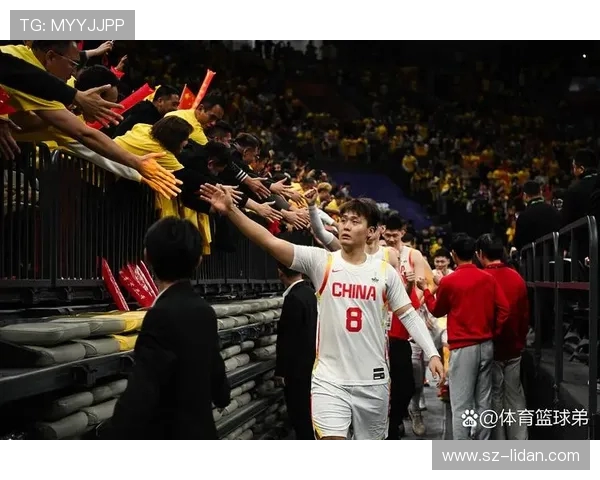 中国男篮力克菲律宾晋级亚洲杯决赛 周琦状态火热引领全队表现