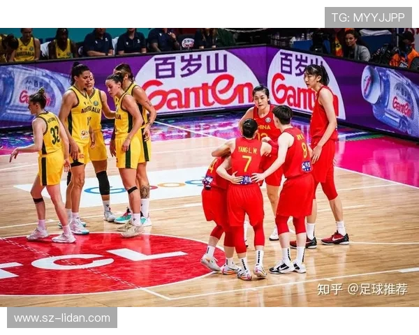 岐阜队与水户蜀葵的激烈对决展现足球魅力与团队精神